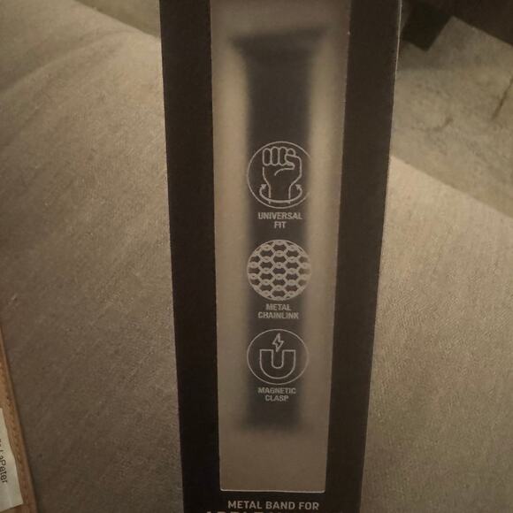 Black Metal Band for Apple Watch - Picture 3 of 4